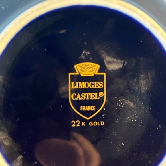 Vintage Limoges Castel Cobalt Blue 22K Gold trim courting couple Trinket Box - Picture 5 of 5